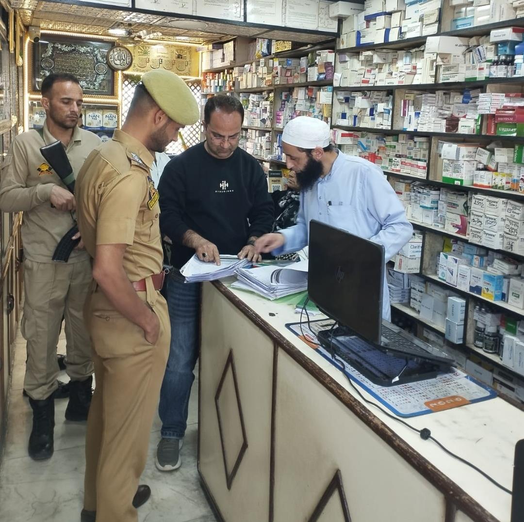 Srinagar Police seal five medical shops in Qamarwari over expired drugs, psychotropic norms violation