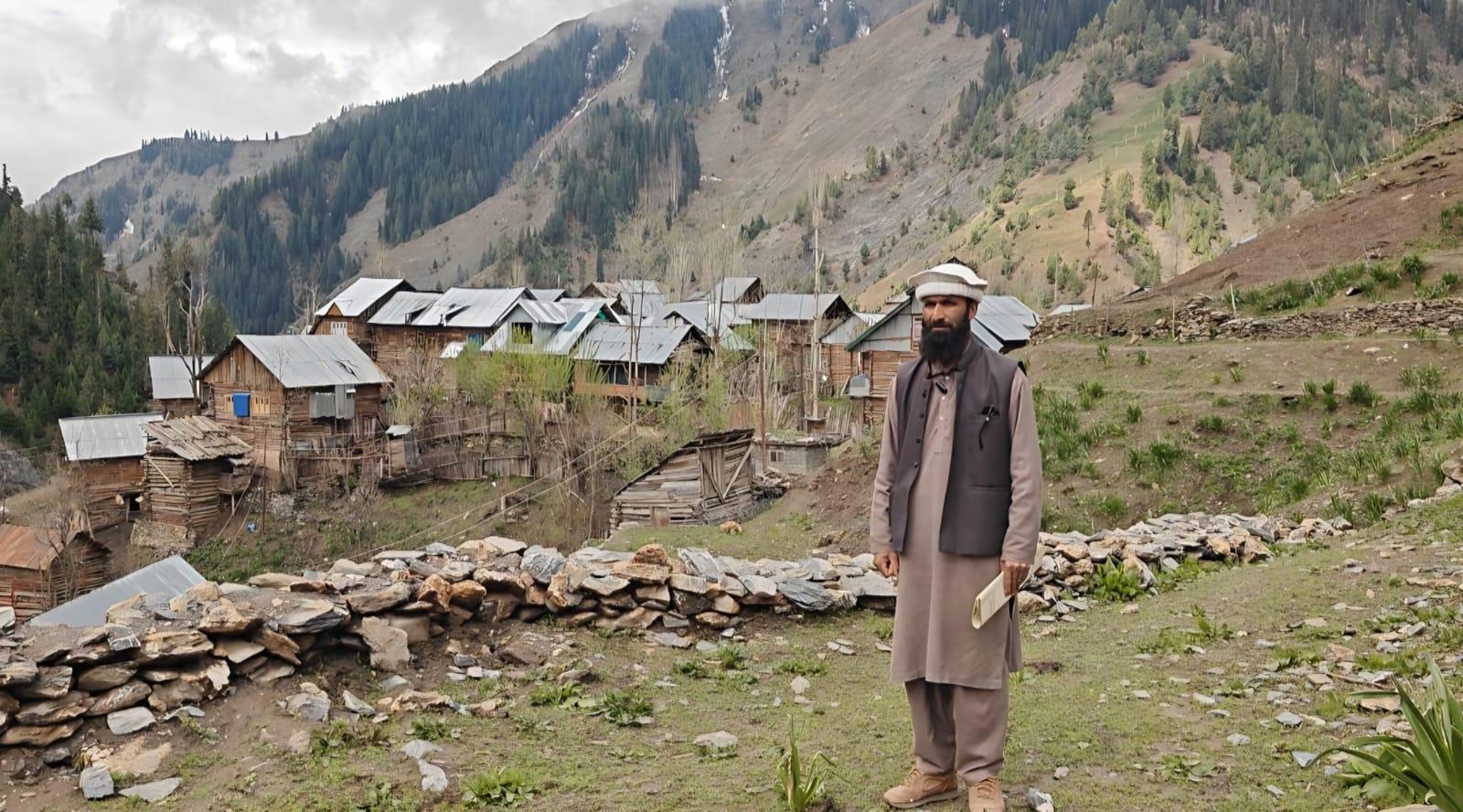 J-K's Bandipora man seeks justice over lost Education Department job