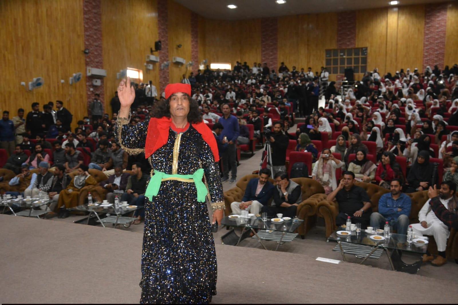 Tulkul Theatre Group enthrals Audience with “Bach Nagma” at Pulwama College