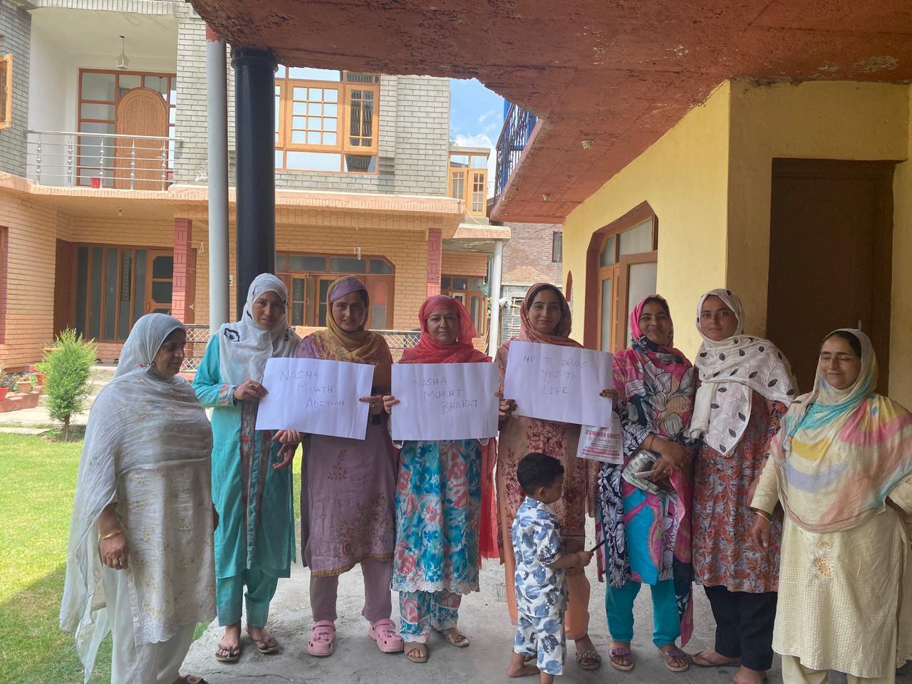 Aanganwadi Centre Umerhair Buchpora Holds Awareness Programme Under Nasha Mukt Bharat Abhiyan