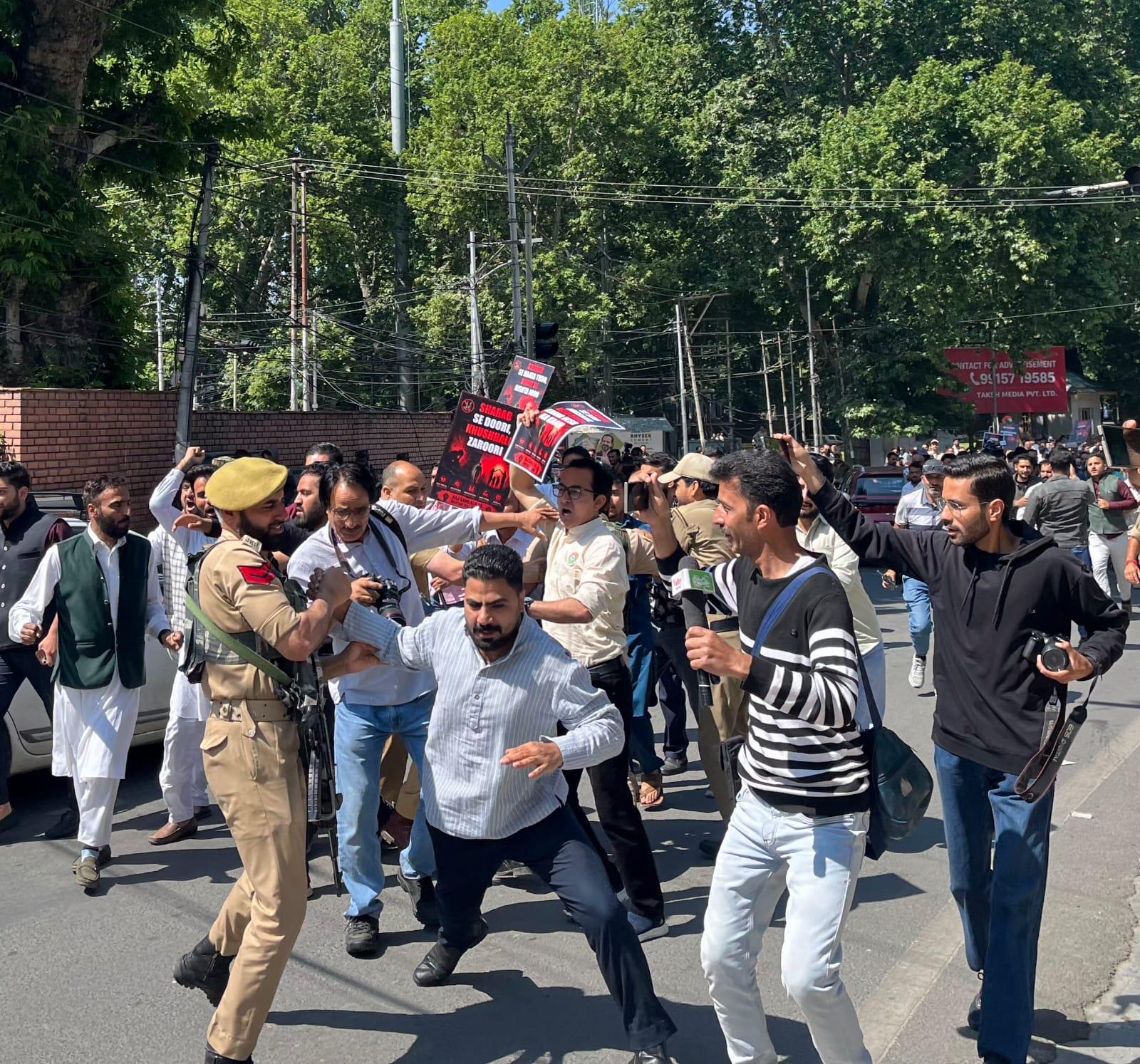Police foil BJP protest against wine shops in Srinagar