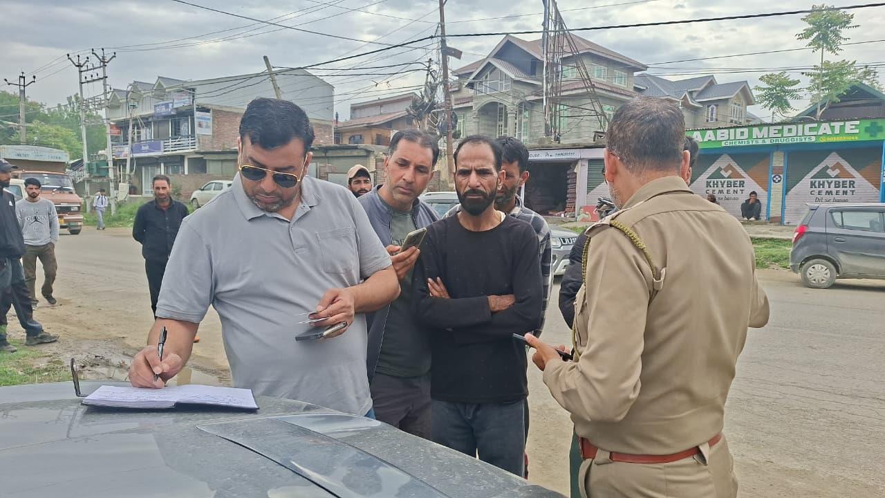 ARTO Baramulla Leads Massive Traffic Enforcement Drive Across District
