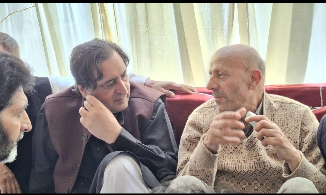 Sajad Lone leads PC delegation to offer condolences on the demise of Er Rashid's father