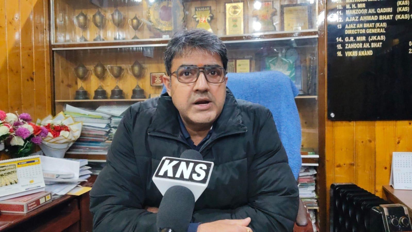 Damage to apple, cherry crops in Kashmir due to carbon dioxide Director Horticulture issues advisory, announces financial aid under HADP scheme