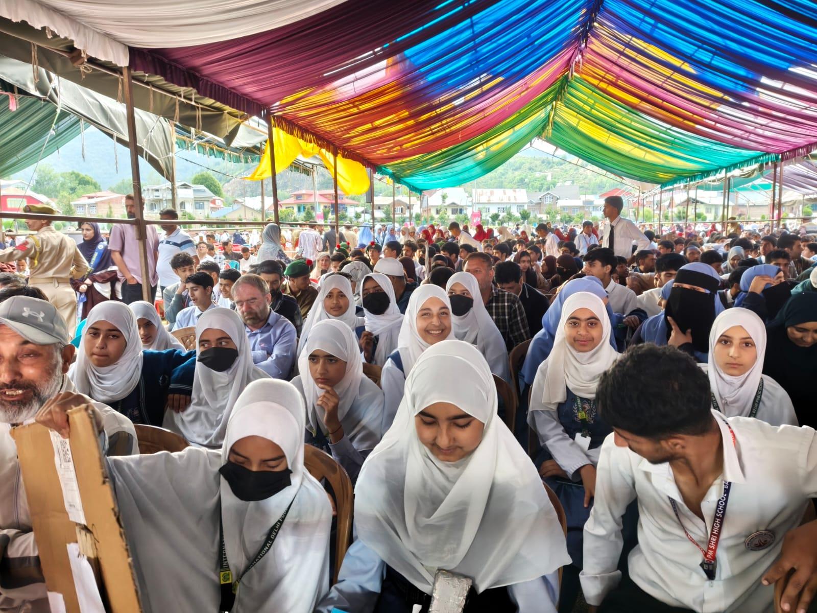 3,000 Private School Students Join LG-Led Anti-Drug Padyatra