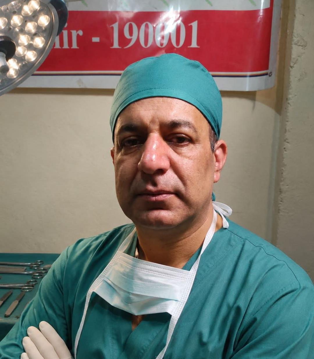 Dr. Imtiaz Wani wins public appreciation for dedicated service to poor, needy patients