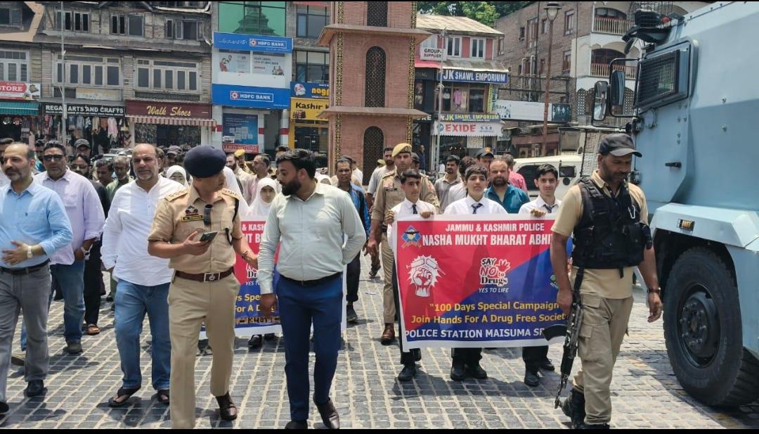 Nasha Mukt Bharat Abhiyan: Srinagar Police flags off awareness rally from Maisuma