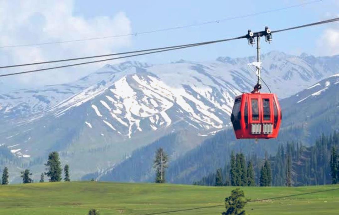Govt orders probe into J-K's Gulmarg Gondola malfunction