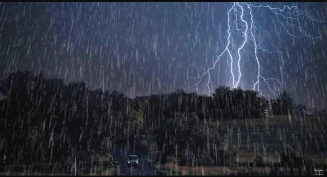 Thunderstorms, hailstorm lash parts of Kashmir; Met forecast more rain till June 22