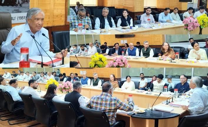 Committee on Environment Urges Complete Plastic Ban, Calls for Resolution of Sanitation Workers' Strike