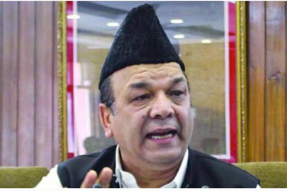 Speaker JKLA Abdul Rahim Rather visits fire affected Dara-ul-Uloom in Pakherpora
