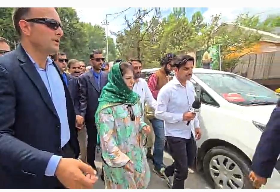 Mehbooba Mufti calls for Kashmiri Pandits return, warns against using community as 'weapons'