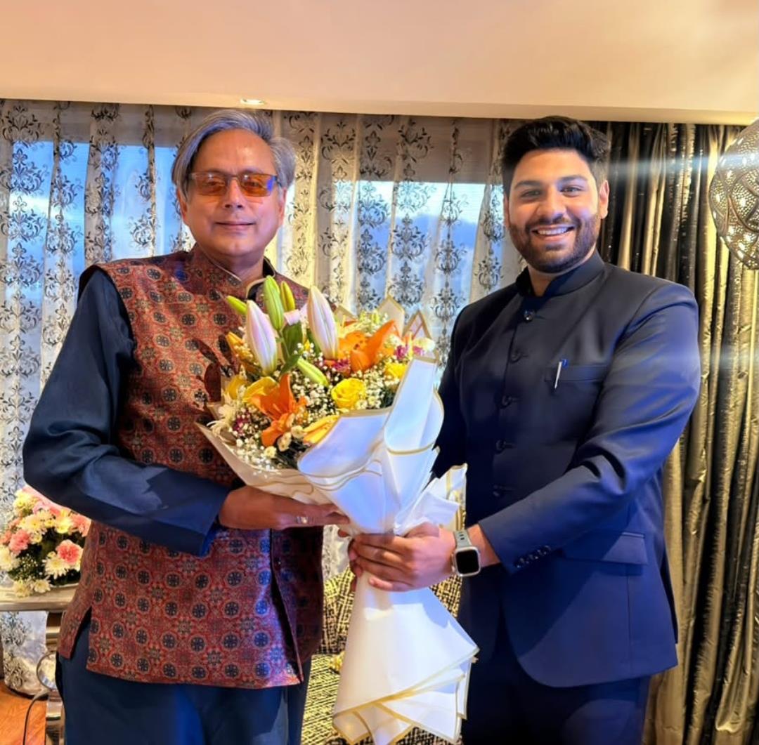 Adv. Maroof Khan Calls on Dr. Shashi Tharoor in Srinagar