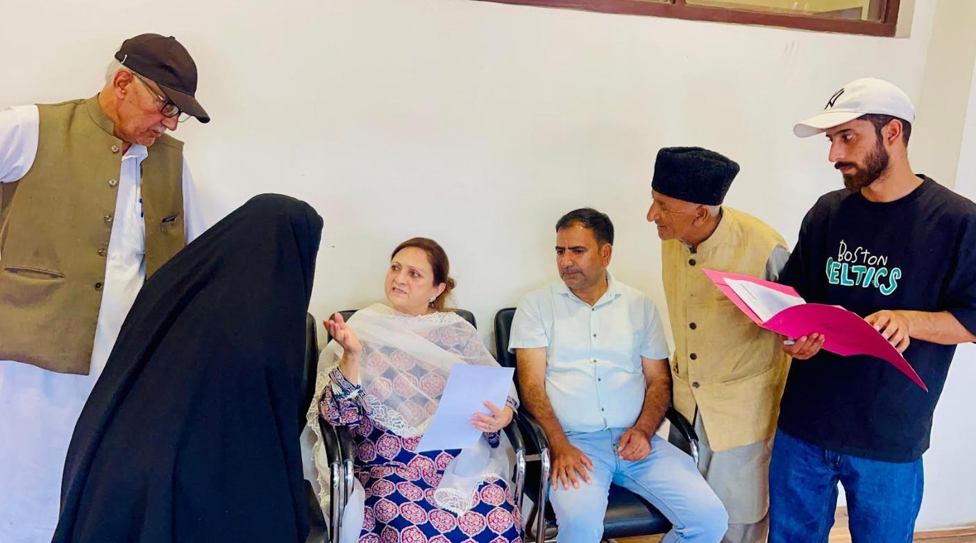 Shameema Firdous provides ₹11.20 lakh aid to families hit by adverse weather in Habba Kadal