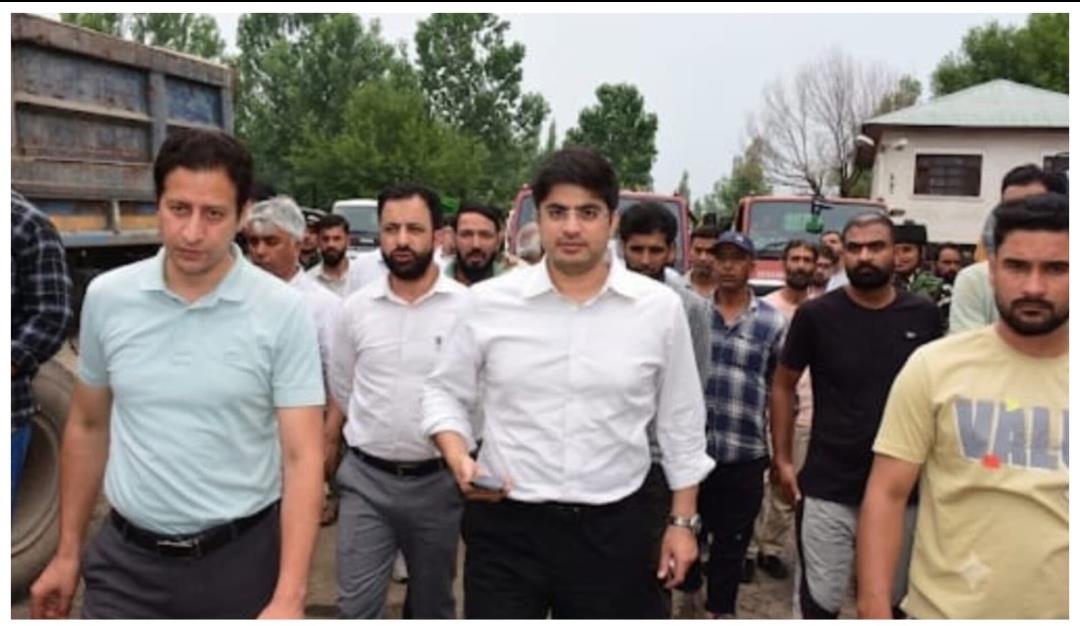 Commissioner SMC Inspects Tattoo Ground Yard, Batamaloo