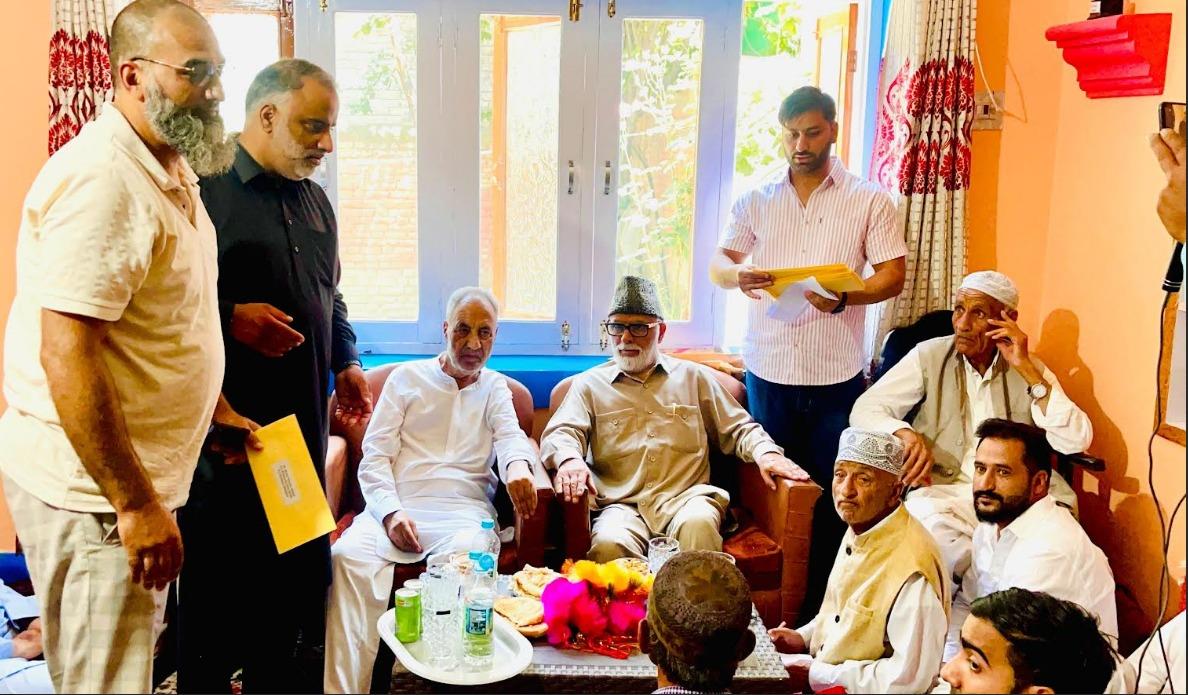 Sagar distributes ₹14.20 Lakh relief to 24 fire-affected families in Khanyar