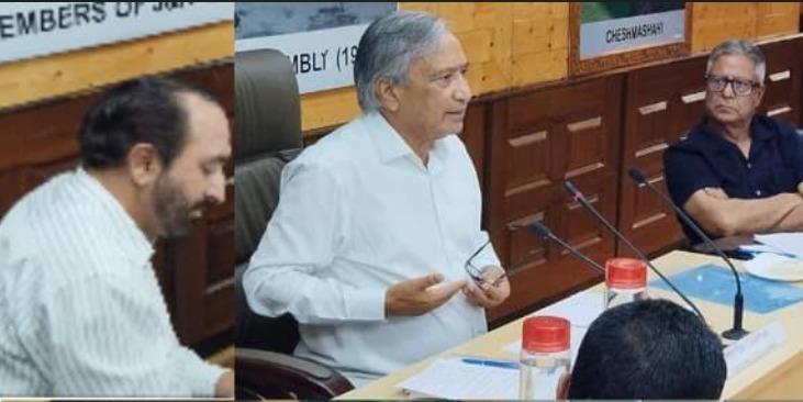 Tarigami chairs Environment Committee meeting