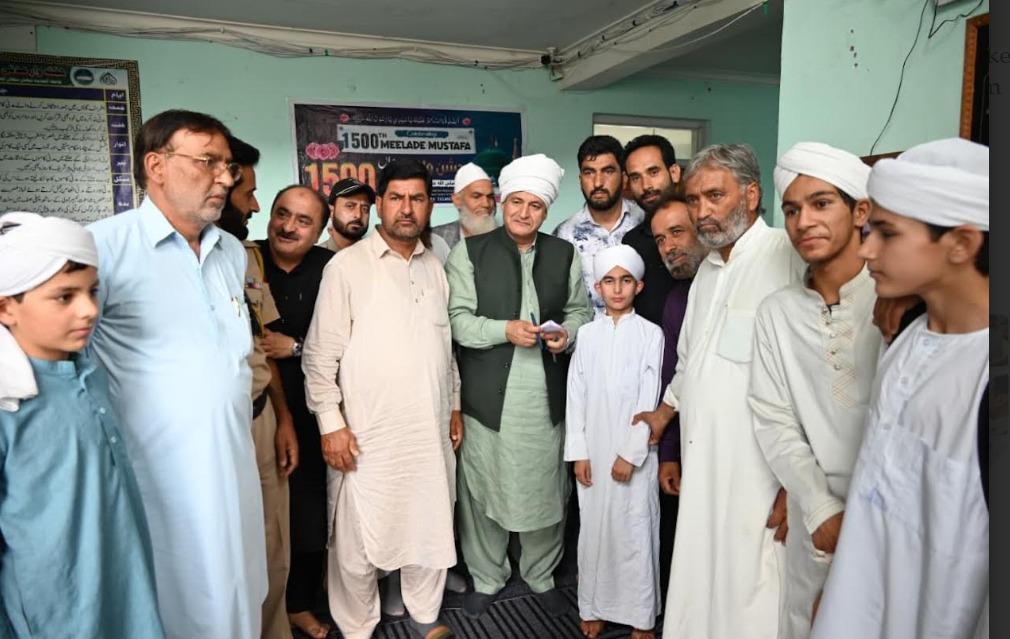 Javid Dar meets North Kashmir delegations; visits Hazrat Sheikh Hamza Makhdoom (RA) Dargah