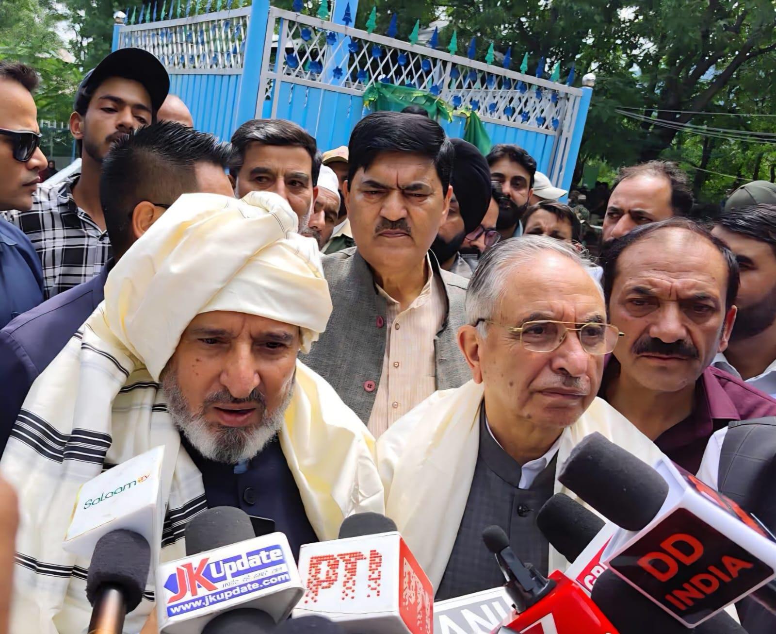 Bukhari Calls for Dedicated Corridor to Ensure Smooth Fruit Truck Movement