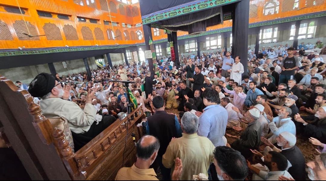 Majlis-e-Aza Held in Magam to Mark Wisaal of Prophet (PBUH), Martyrdom of Imam Hasan (AS)