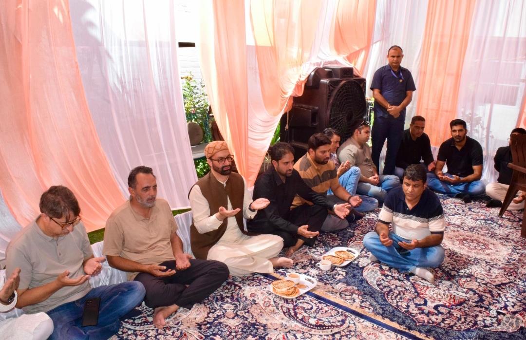 Mirwaiz Pays Rich Tributes to Veteran Student Leader and Civil Society Activist Anwar Ashai