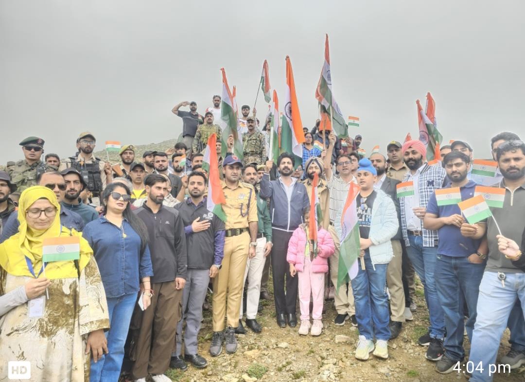 Tricolour hoisted at 14,000 ft in Gulmarg, first-ever pony rally held