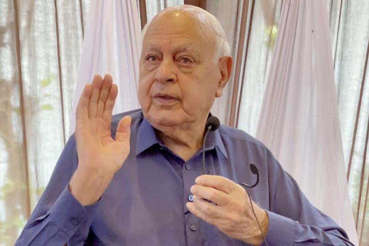 Dr Farooq Abdullah greets people on Independence Day