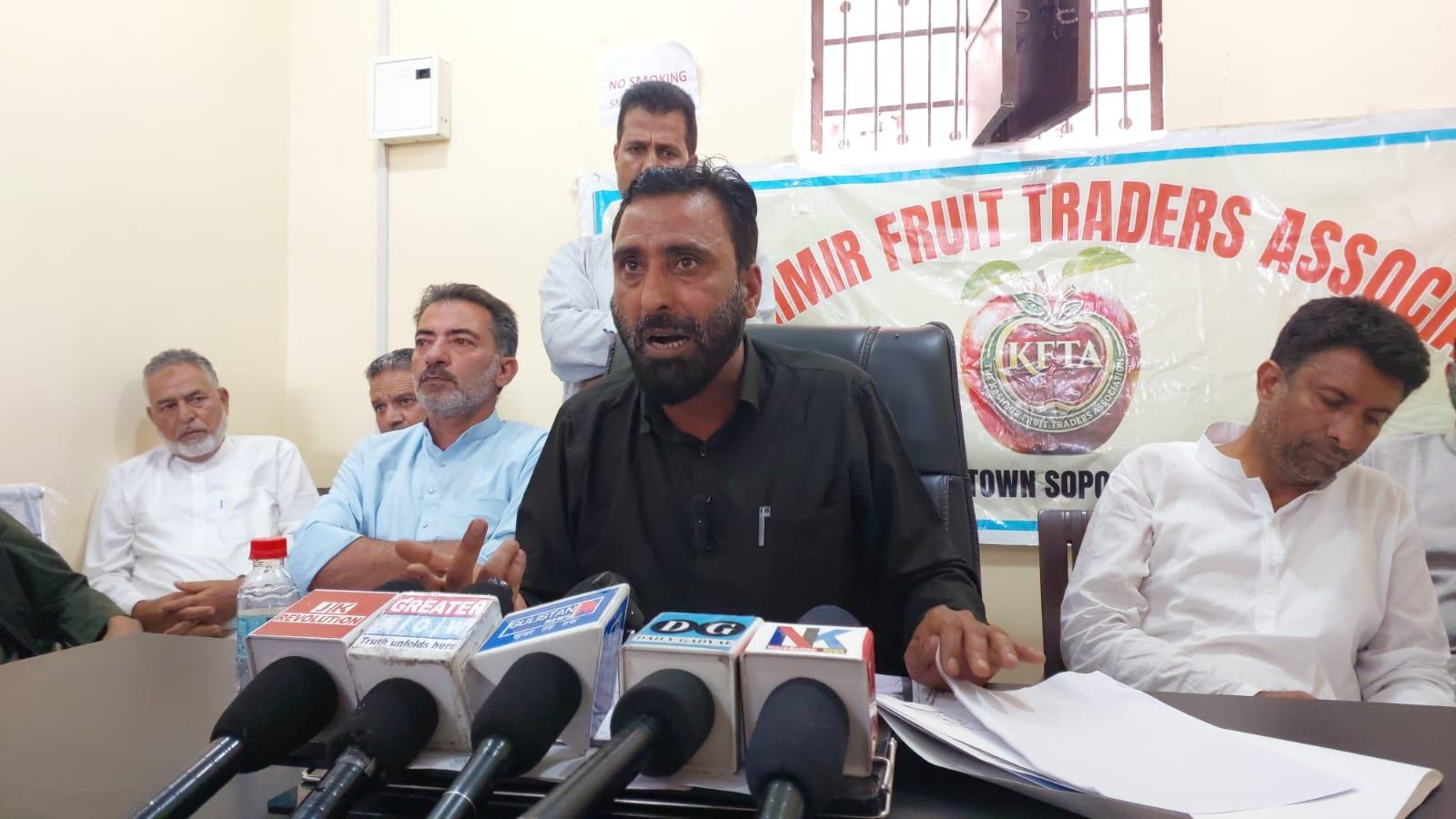 Corruption storm brews at Sopore fruit mandi over 'bogus' 73-name list; AMO dismisses allegations as 'baseless'