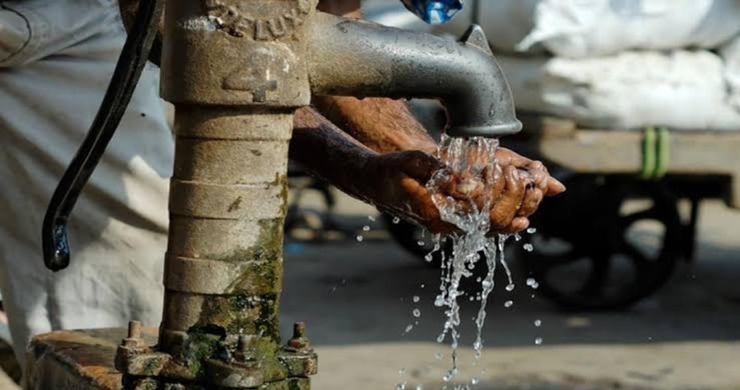 Acute water scarcity hits Bhatpora village in Karnah