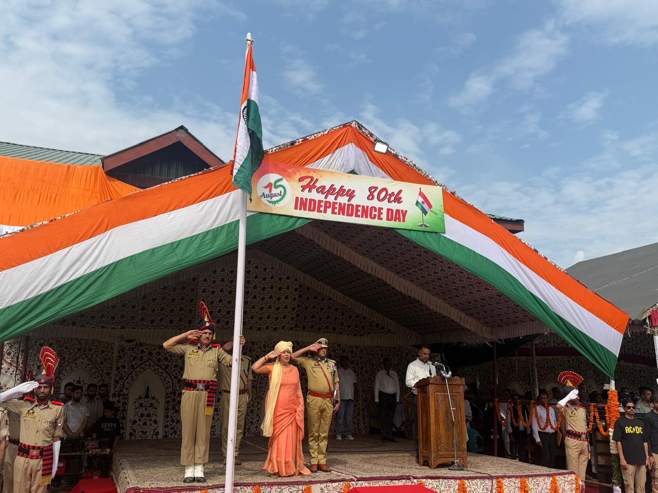 Bandipora celebrates 80th Independence Day with patriotic fervour