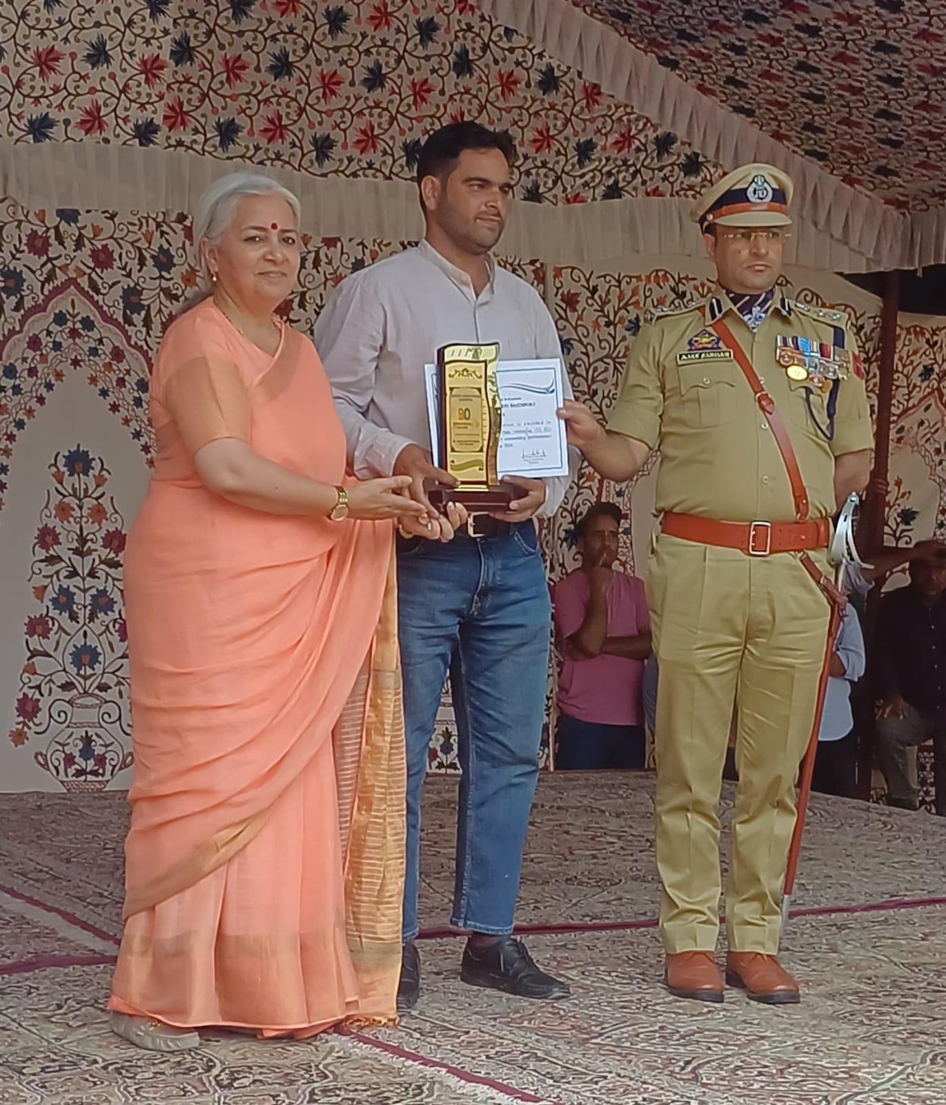 CFL Bandipora’s Grassroots Financial Outreach Earns District Administration’s Appreciation