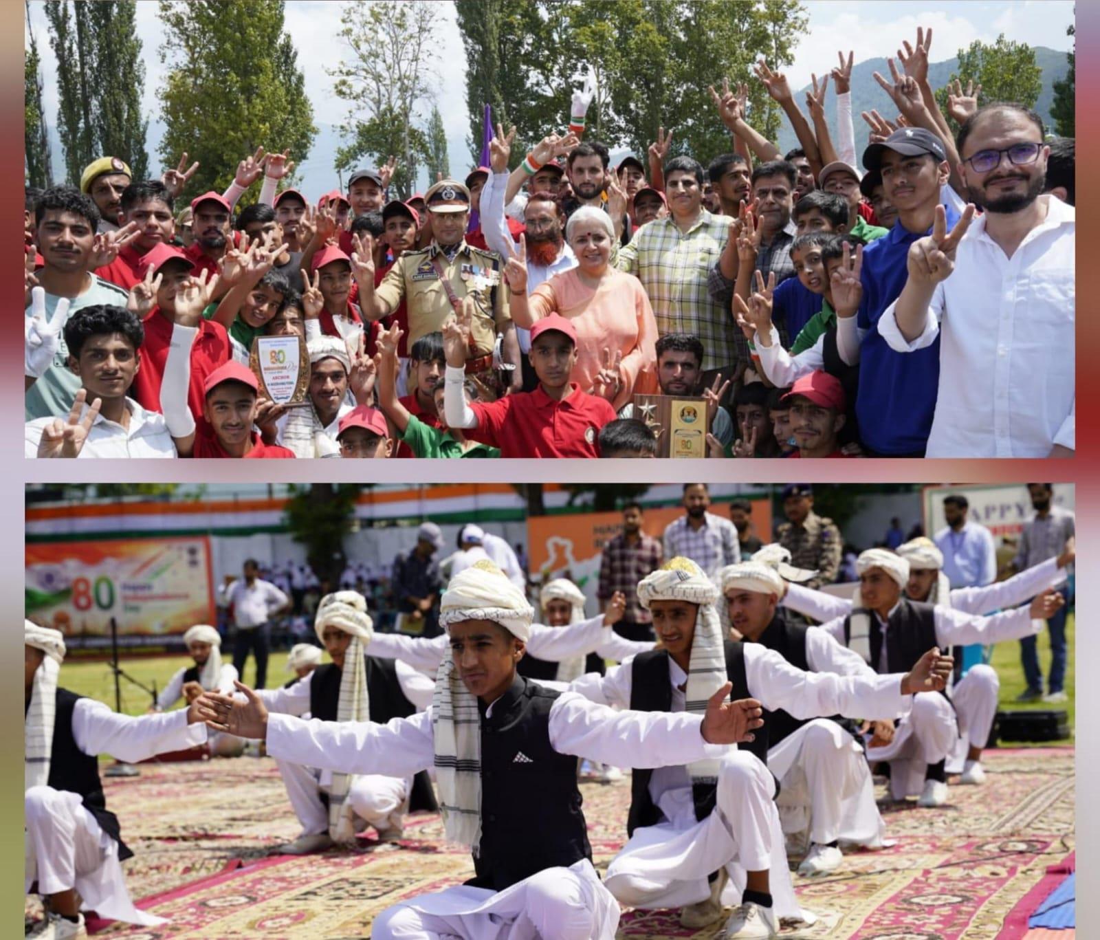 A first for Bandipora Hostel as tribal student hosts I-Day function