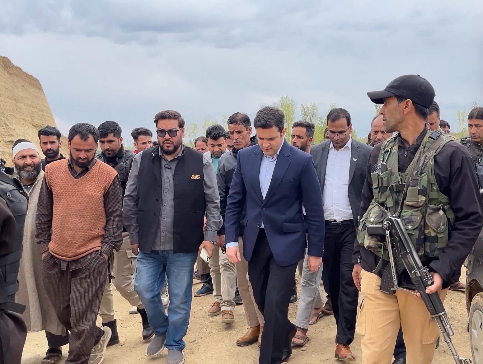 18 lakh MT of clay, sand, gravel illegally excavated from Budgam, Pulwama Karewas: Report