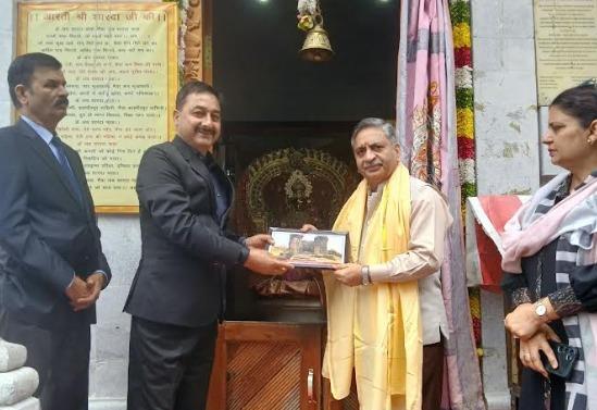 Chief Justice J&K and Ladakh High Court Visits Sharda Temple at LoC Teetwal