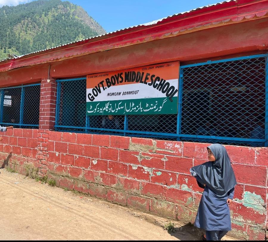 11 Classes, Just Two Rooms: BMS Nowgam Pethkoot Students Face Severe Infrastructure Shortage